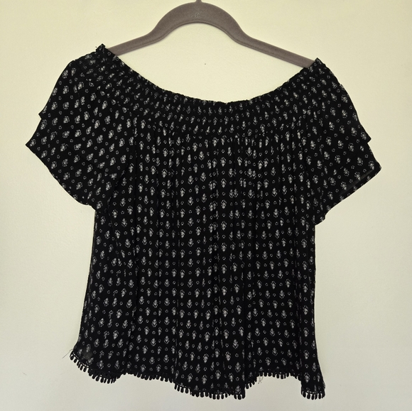 Black Patterned Off-Shoulder Top - Picture 8 of 9